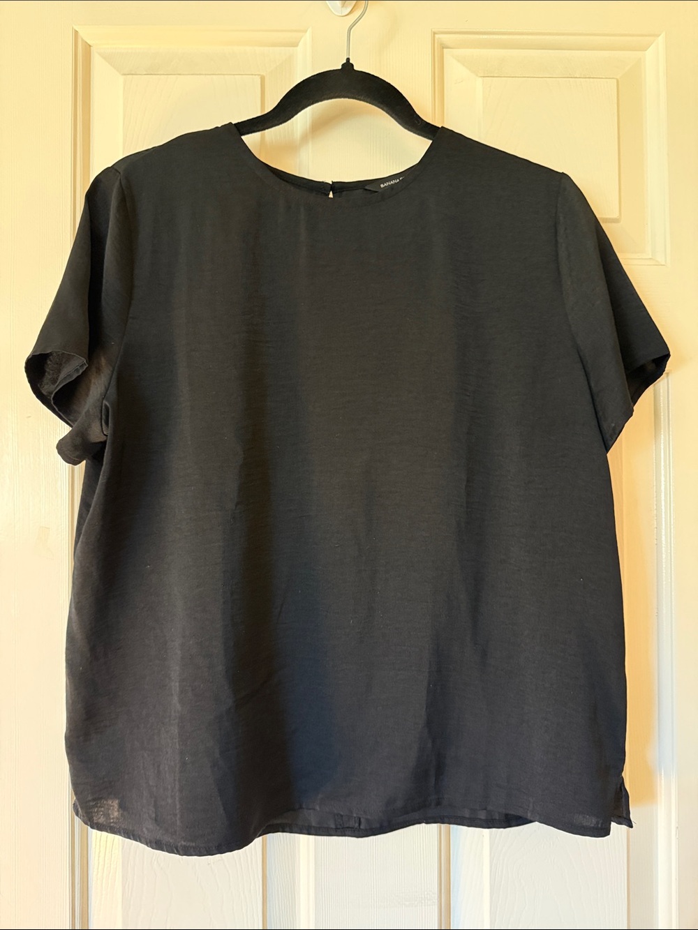 Banana Republic Women's Black Short-Sleeve Round Neck Blouse sz M petite